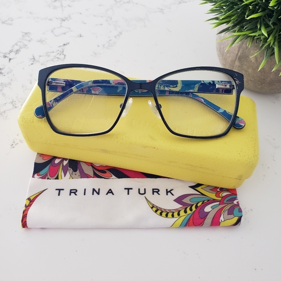 TRINA TURK - glasses & case - Picture 4 of 15